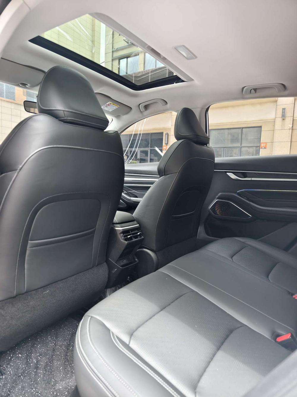 GEELY Emgrand 2021 #9 GEELY Emgrand 2021 صورة سيارة #9