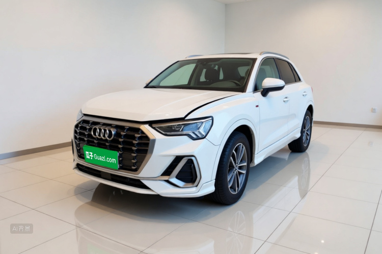 Audi Q3 2023 car image #2