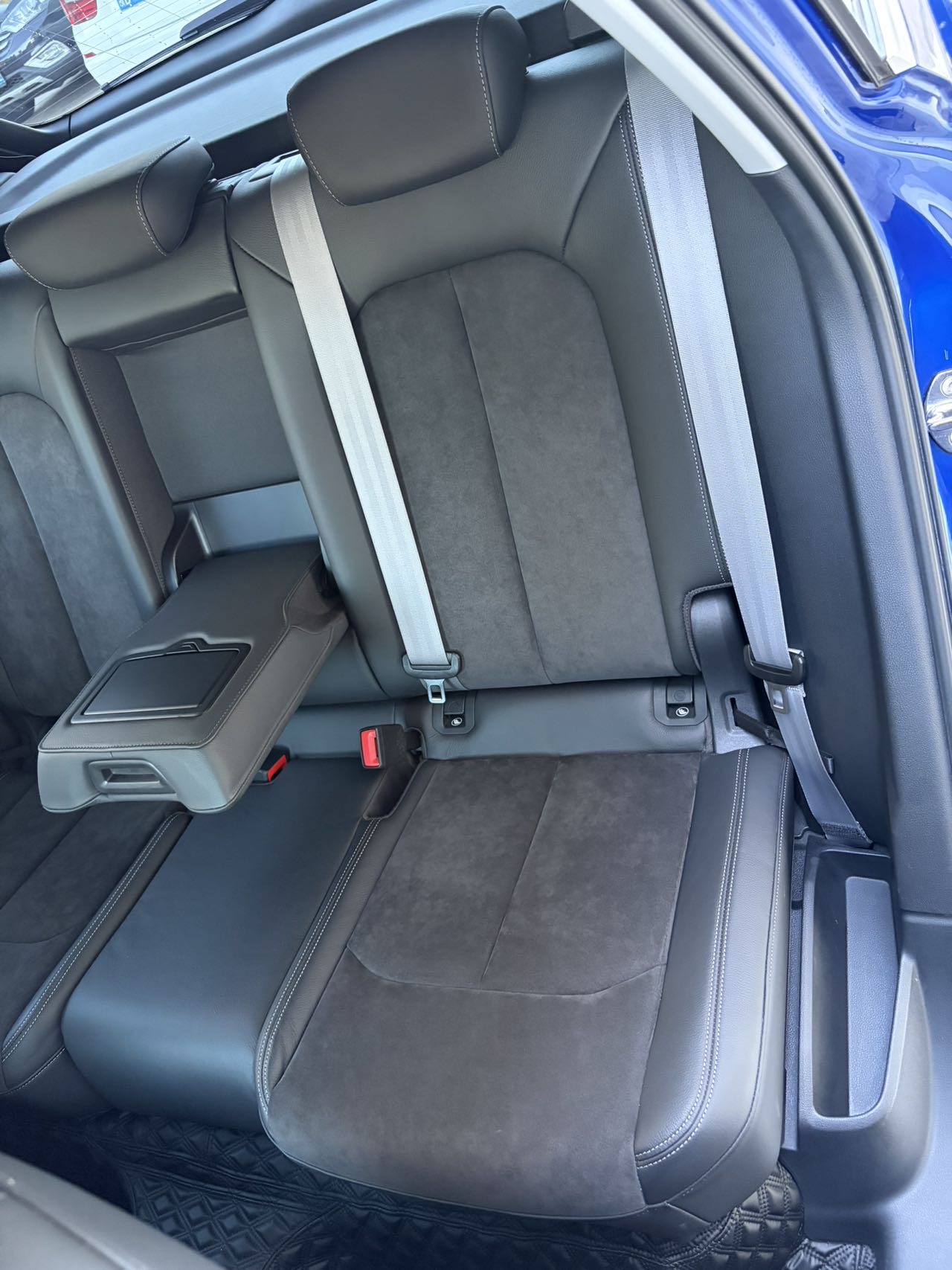 Audi Q3 2021 car image #5
