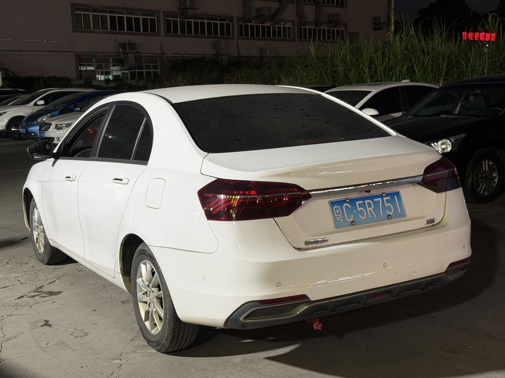 GEELY Emgrand 2020 صورة سيارة #5