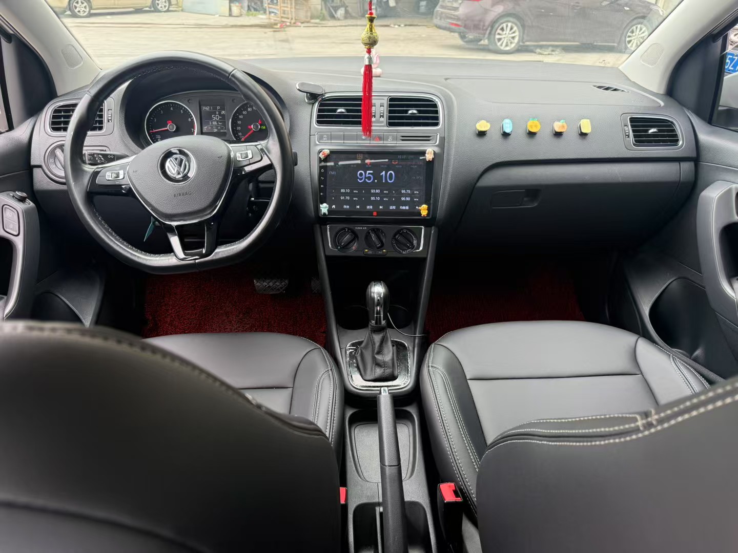Volkswagen Polo 2019 car image #4