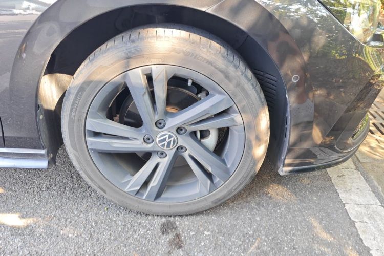Volkswagen Golf 2022 car image #9