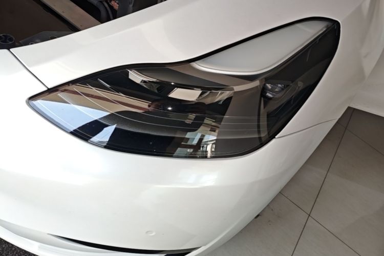 Tesla Model Y 2022 car image #23
