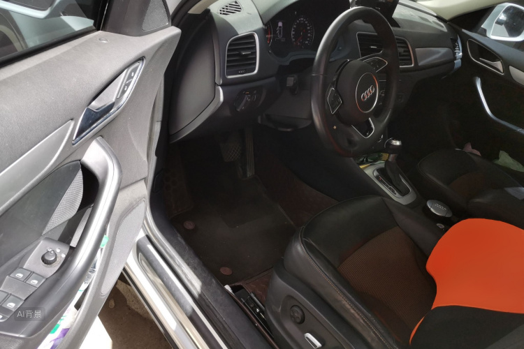 Audi Q3 2018 car image #18
