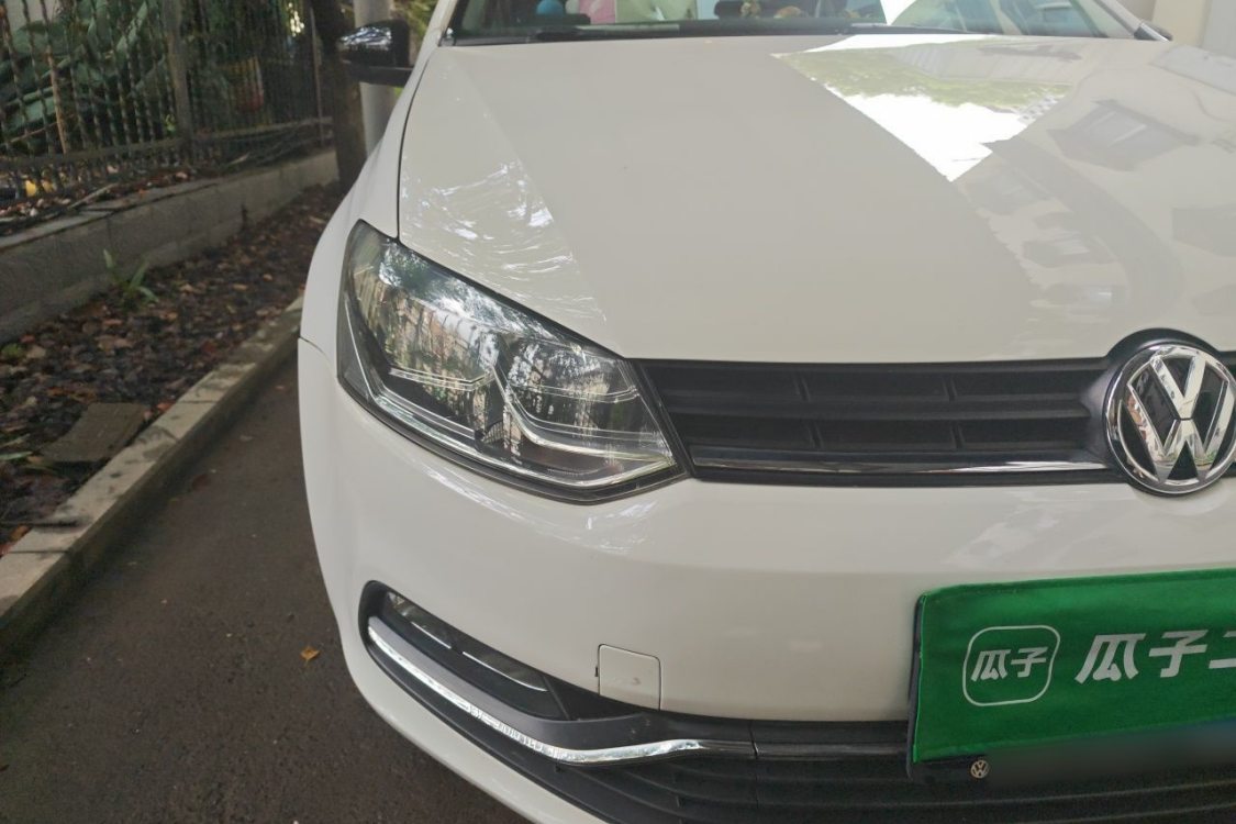 Volkswagen Polo 2014 car image #11