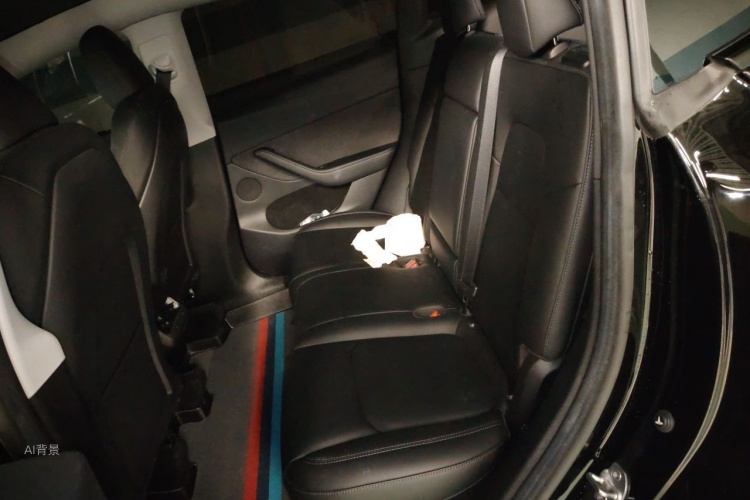 Tesla Model Y 2022 immagine di auto #19