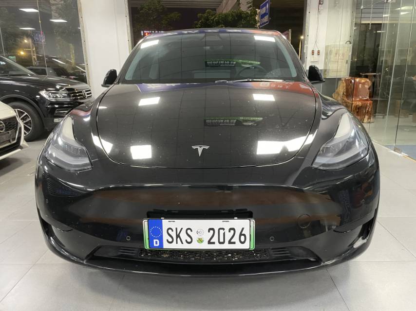 Tesla Model Y 2023 car image #3