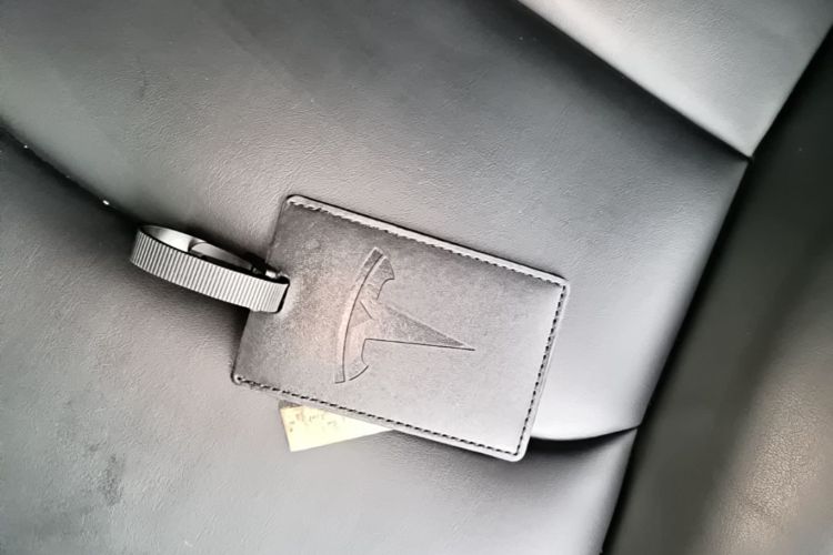 Tesla Model Y 2022 car image #9