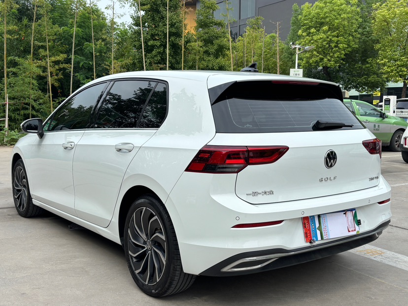 Volkswagen Golf 2021 car image #7