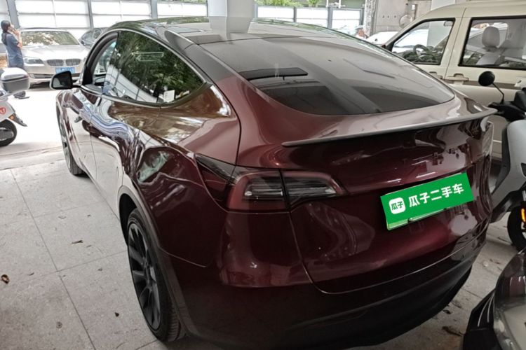 Tesla Model Y 2021 car image #7