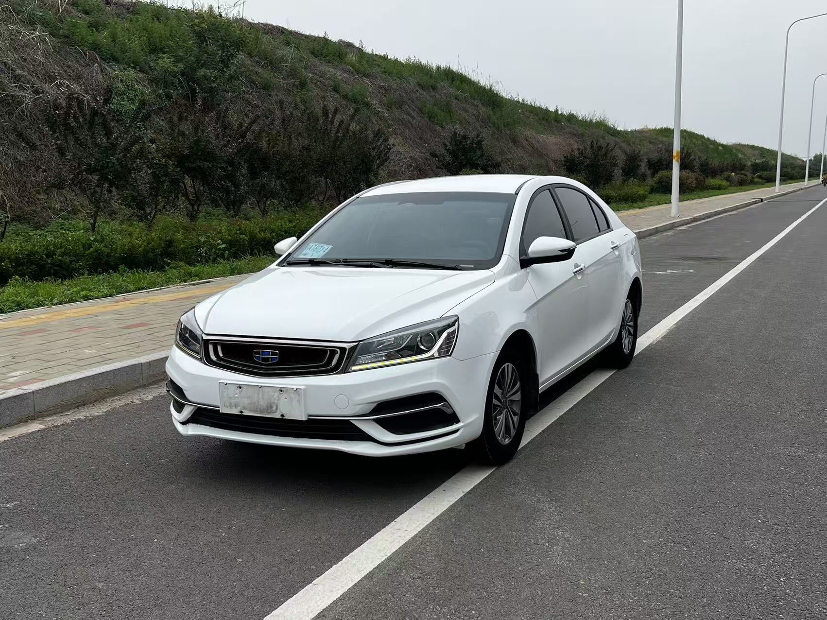 GEELY Emgrand 2019 car image 