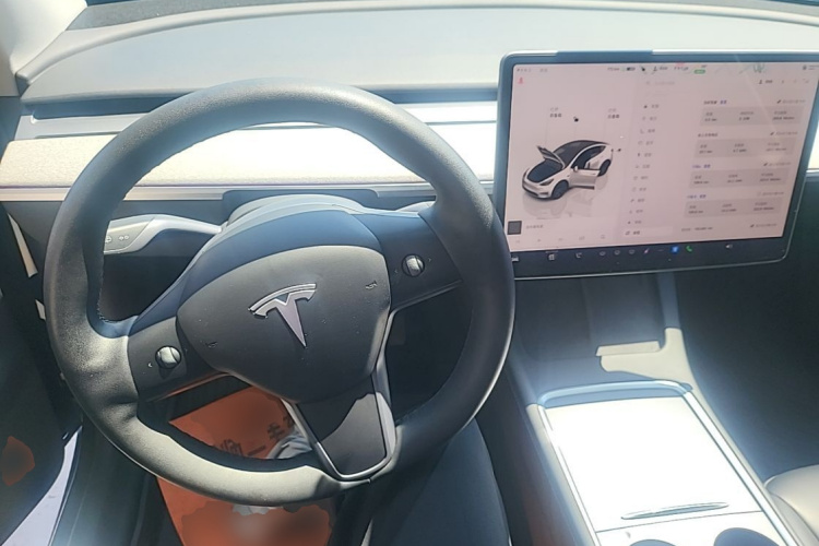Tesla Model Y 2024 #11 Tesla Model Y 2024 immagine di auto #11