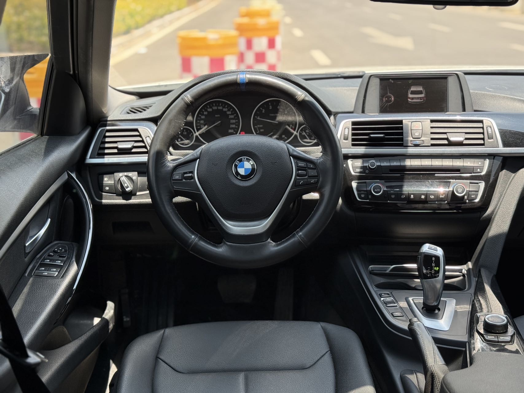 BMW 3 Series 2017 imagem de carro #9