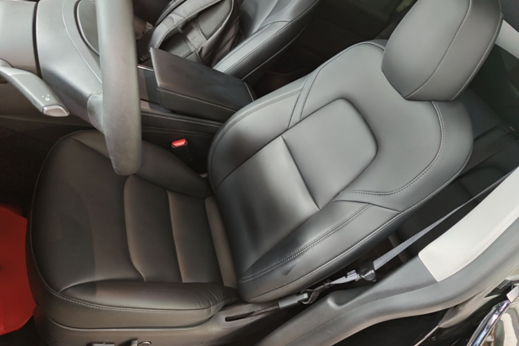 Tesla Model Y 2021 car image #19