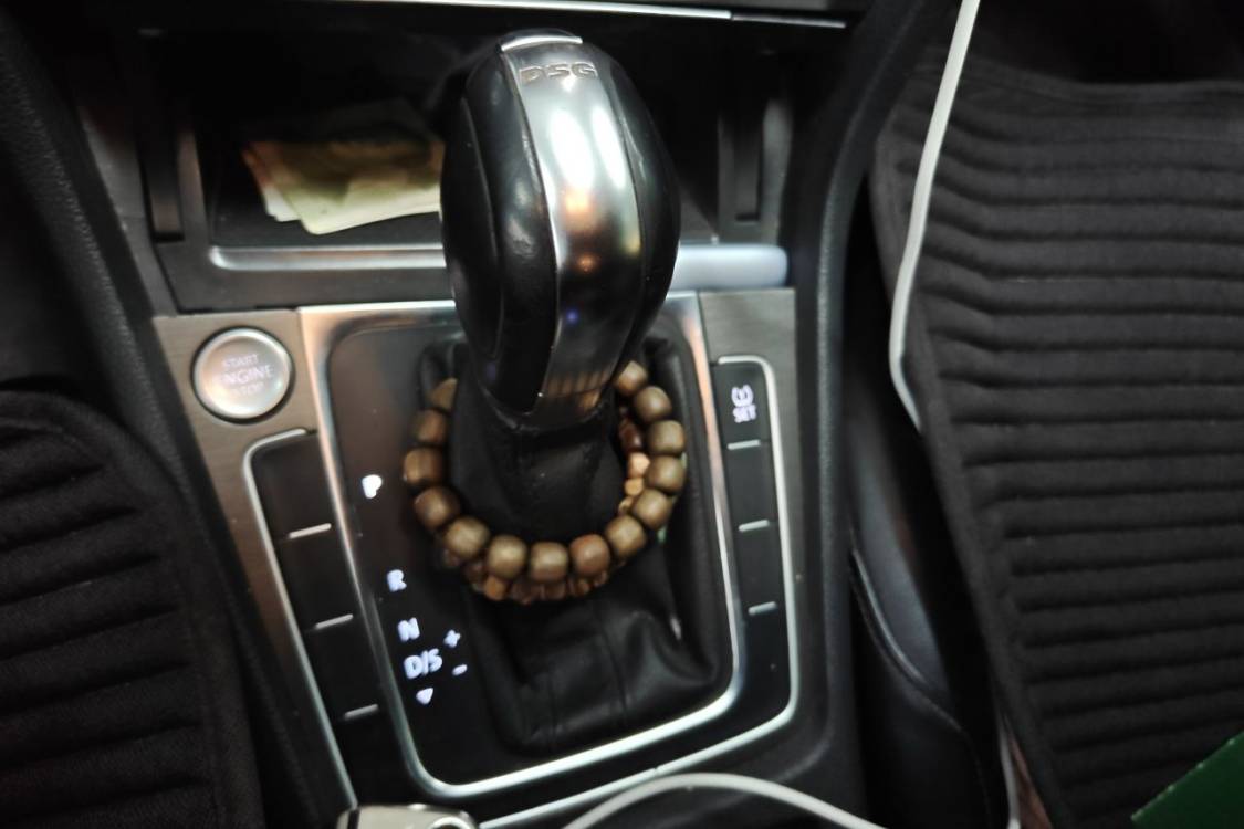 Volkswagen Golf 2015 car image #27