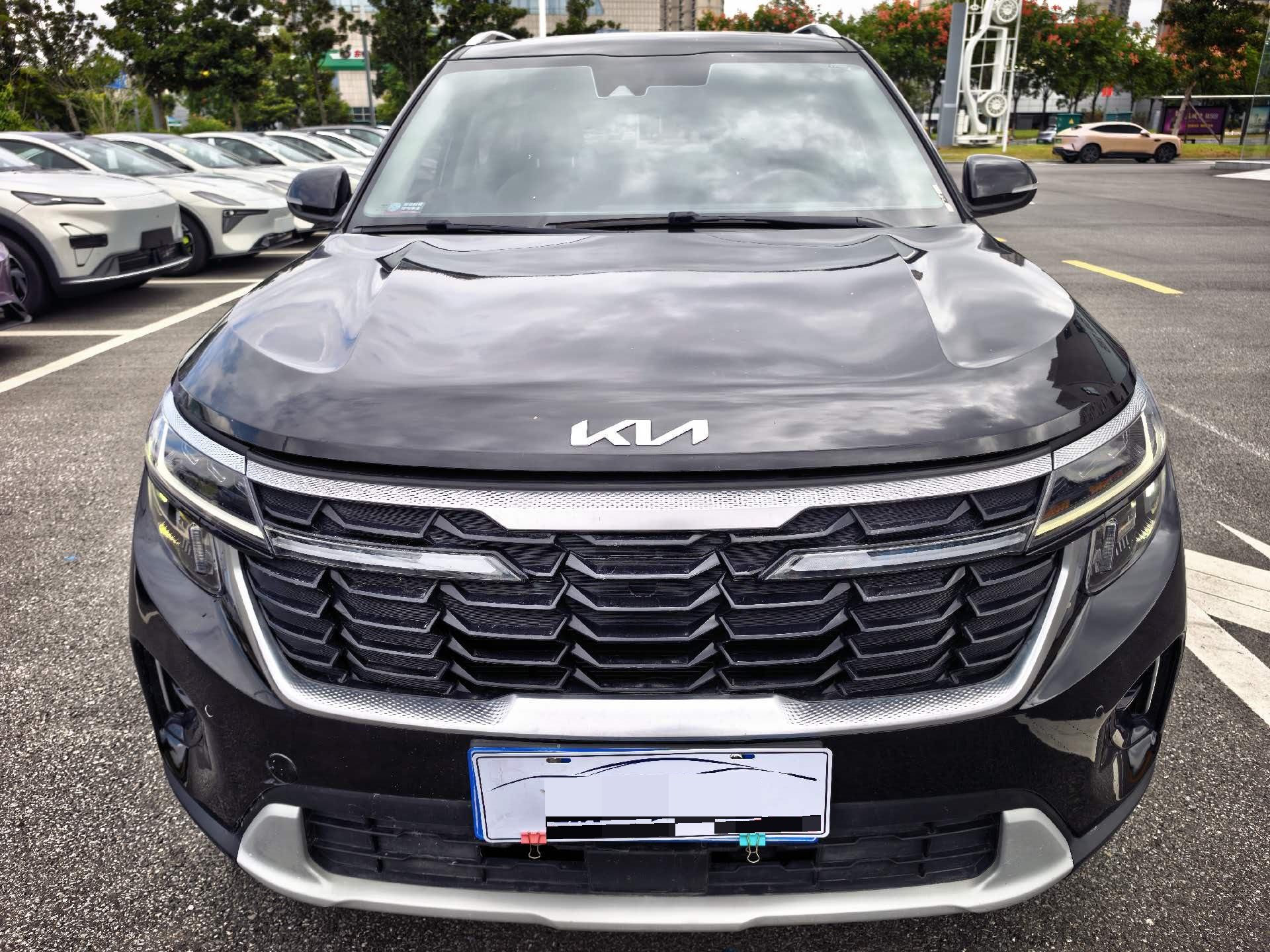 Kia Seltos 2023 car image #2