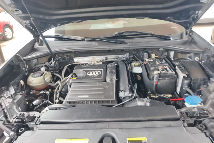 Audi Q3 2020 car image #20