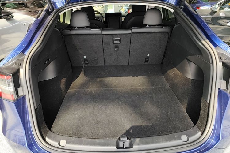 Tesla Model Y 2021 #19 Tesla Model Y 2021 car image #19