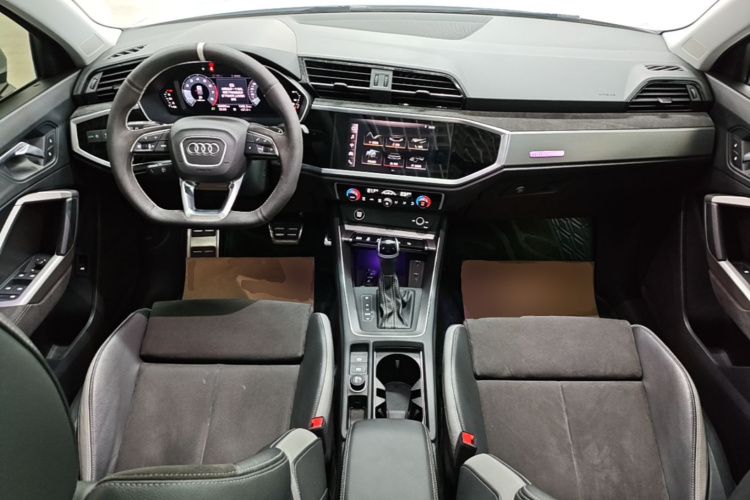 Audi Q3 2021 car image #10