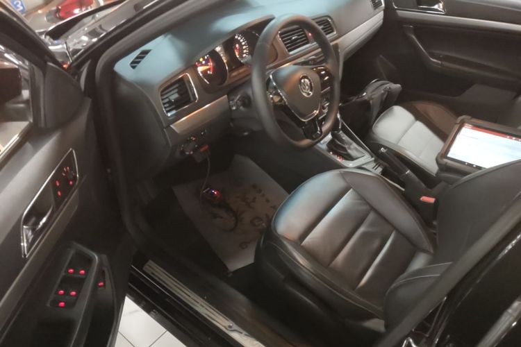 Volkswagen Lavida 2015 car image #16