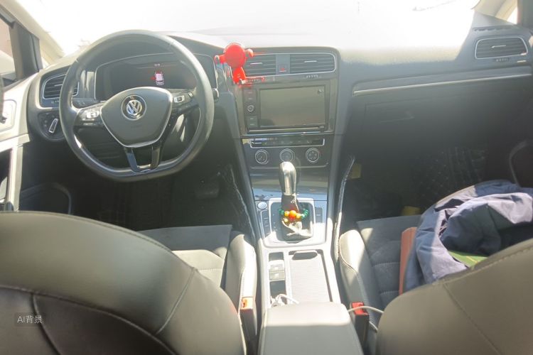 Volkswagen Golf 2019 car image #11