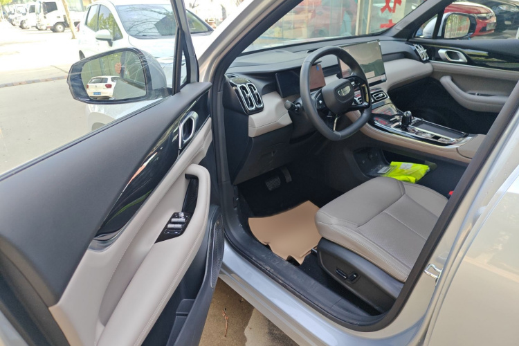 GEELY Boyue L 2026 immagine di auto #10