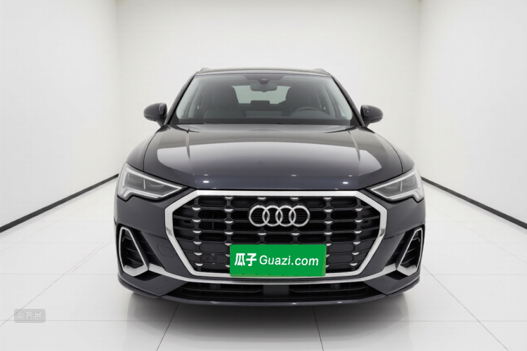 Audi Q3 2022 car image #3