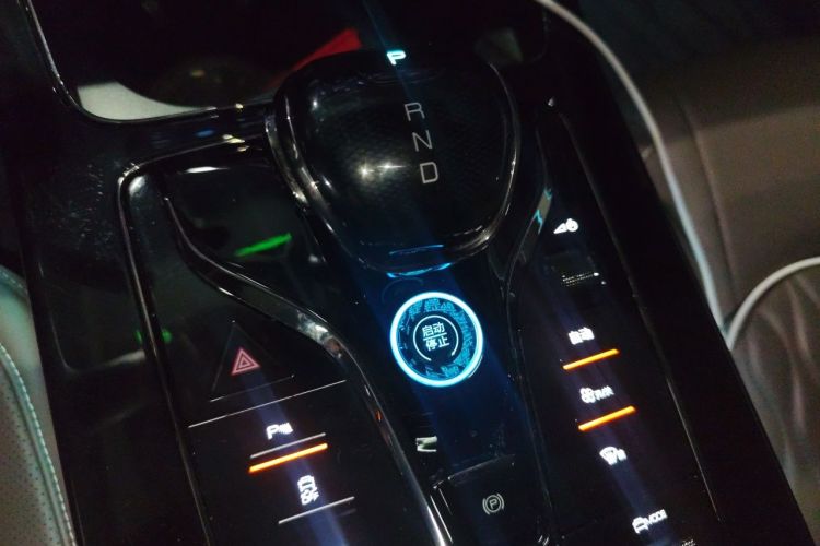 BYD Han 2023 car image #18
