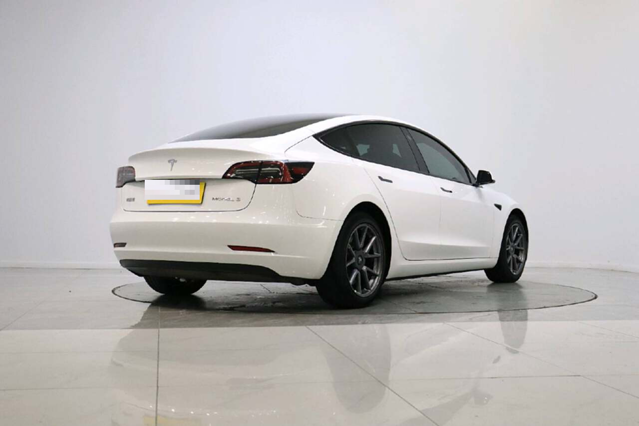 Tesla Model 3 2023 car image #9