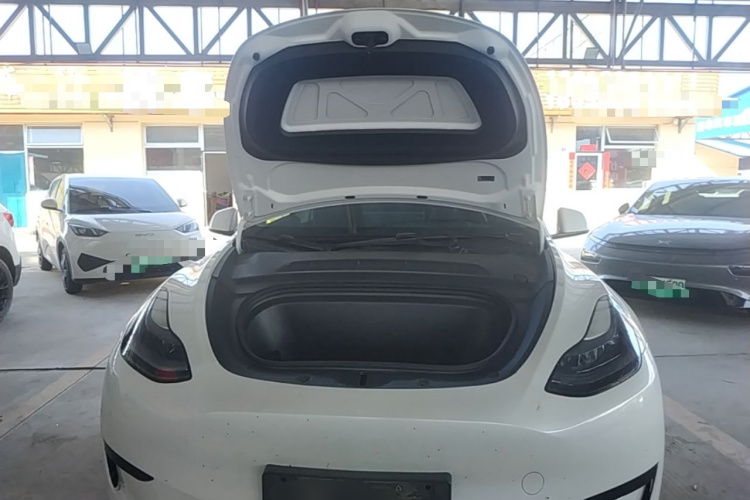 Tesla Model Y 2024 #20 Tesla Model Y 2024 car image #20