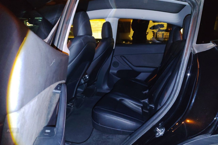 Tesla Model Y 2023 #19 Tesla Model Y 2023 car image #19