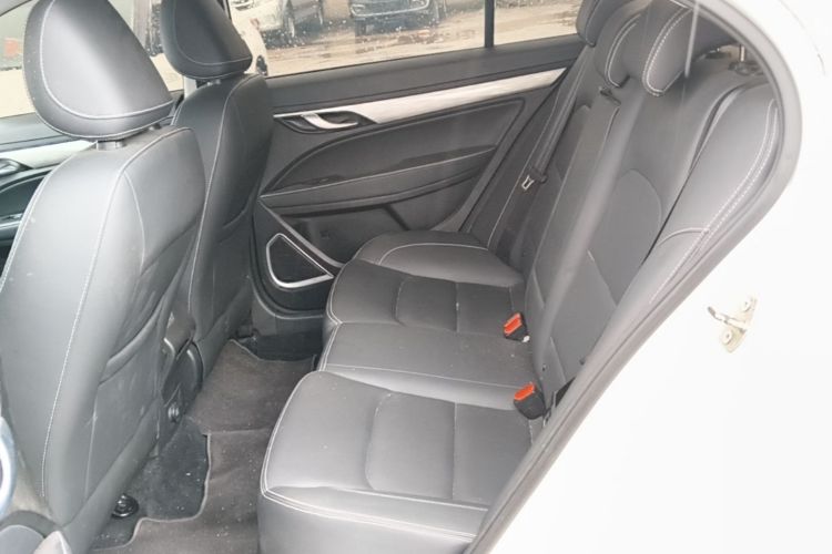 GEELY Emgrand 2019 immagine di auto #13