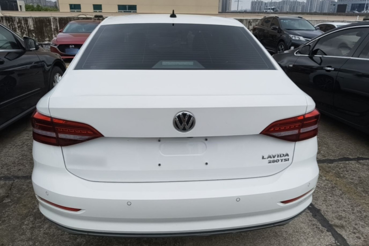 Volkswagen Lavida 2021 car image #6