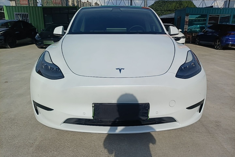 Tesla Model Y 2022 car image #3