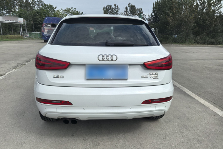 Audi Q3 2015 car image #6