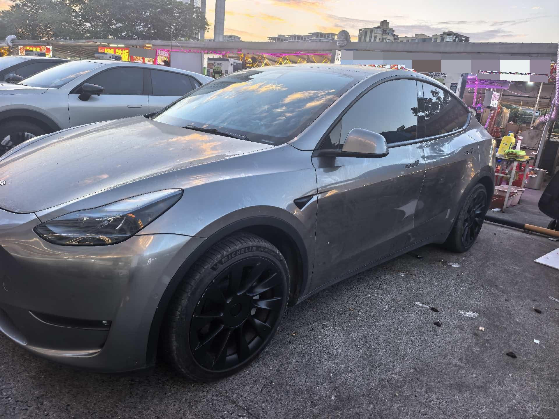 Tesla Model Y 2023 Tesla Model Y 2023 car image