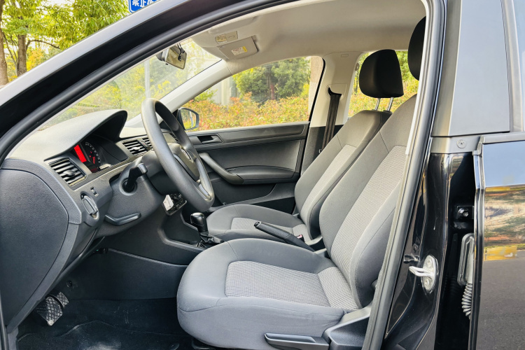 Volkswagen Santana 2018 car image #10