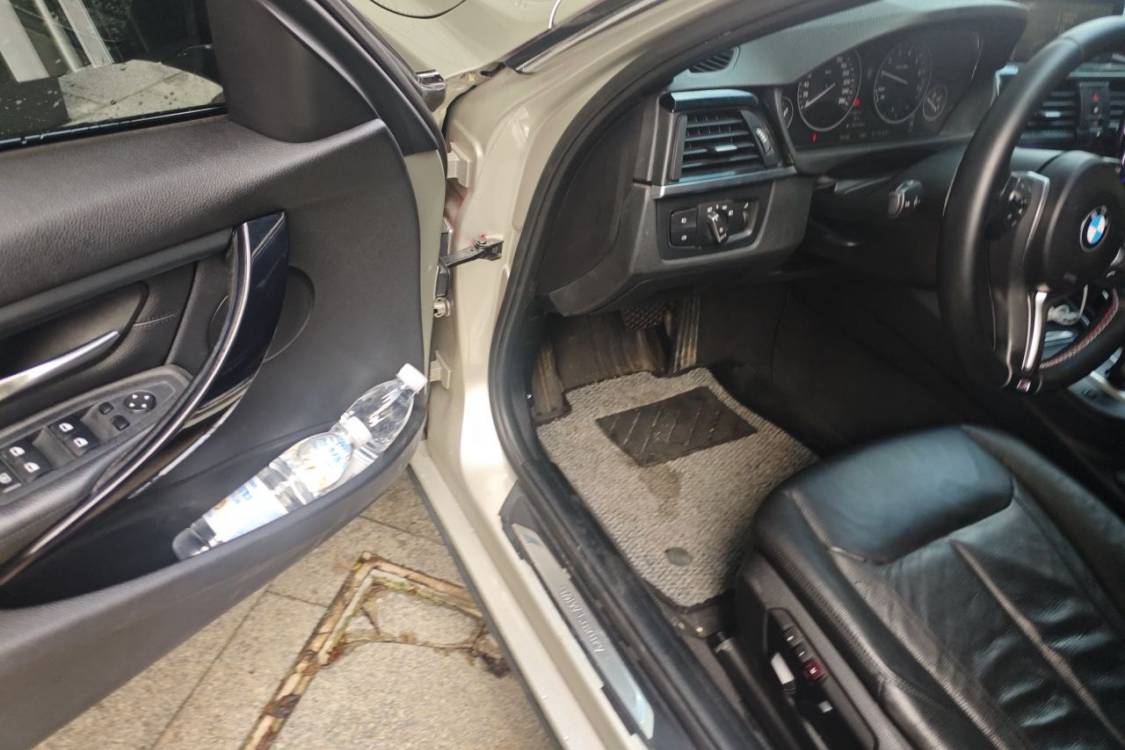 BMW 3 Series 2013 car image #23