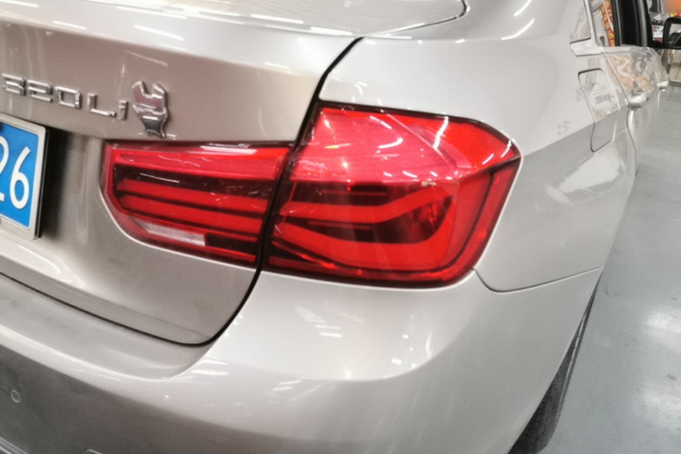 BMW 3 Series 2017 #8 BMW 3 Series 2017 car image #8