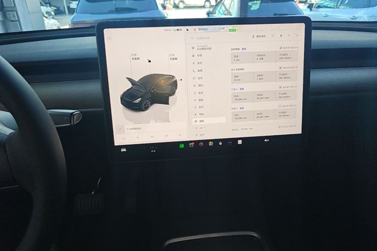 Tesla Model Y 2022 car image #17
