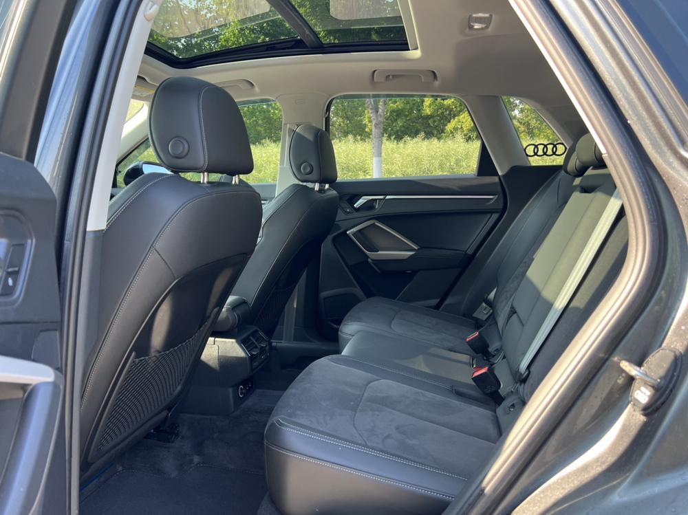 Audi Q3 2023 car image #23