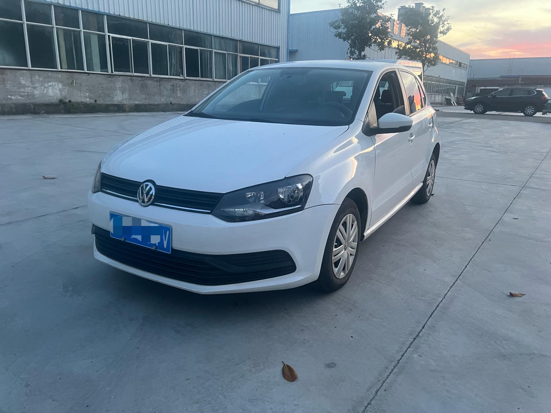 Volkswagen Polo 2015 Volkswagen Polo 2015 car image