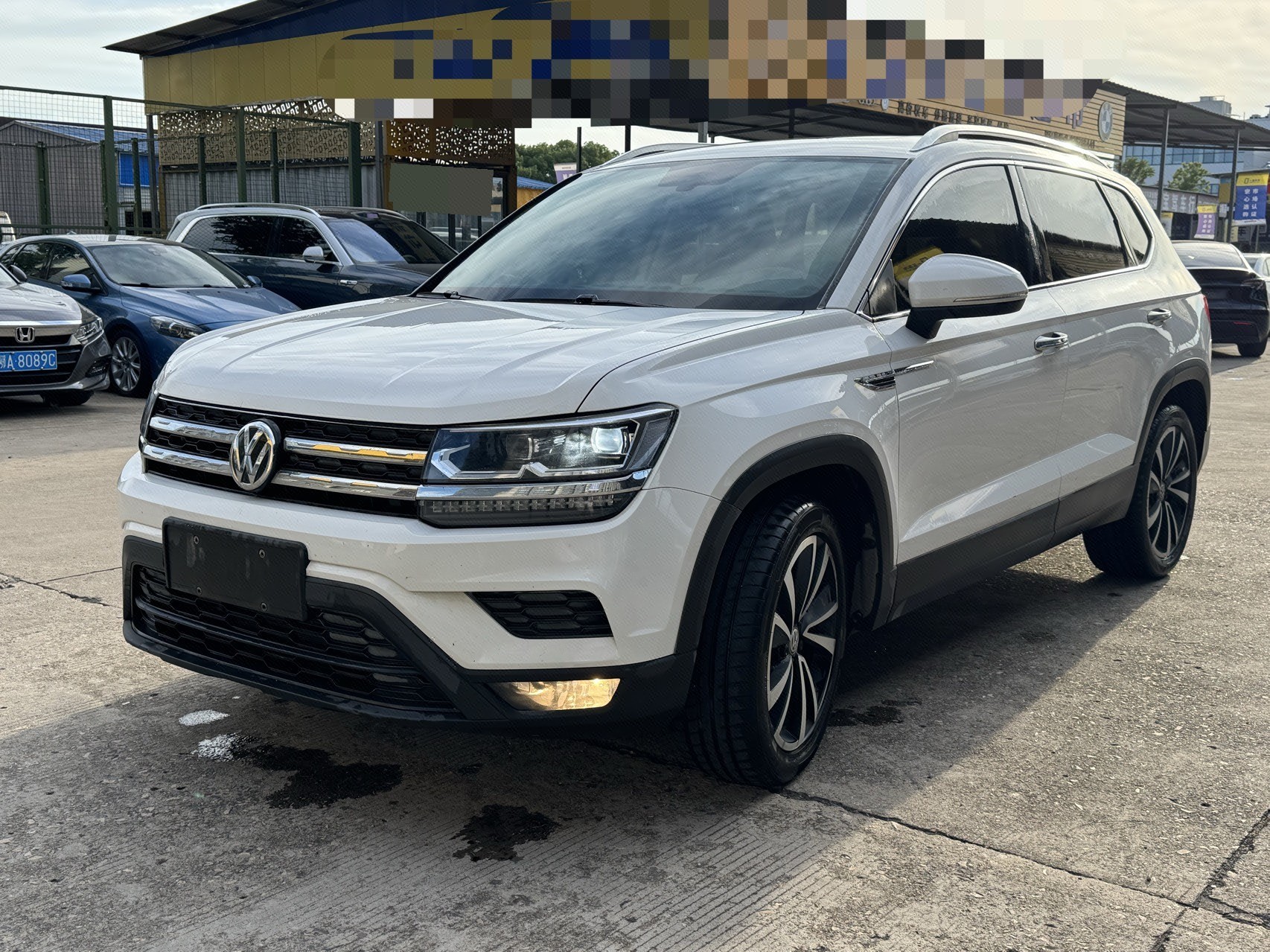 2020 immagine di auto 