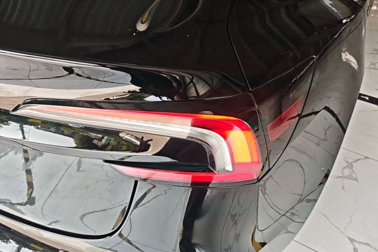 Tesla Model 3 2023 car image #8
