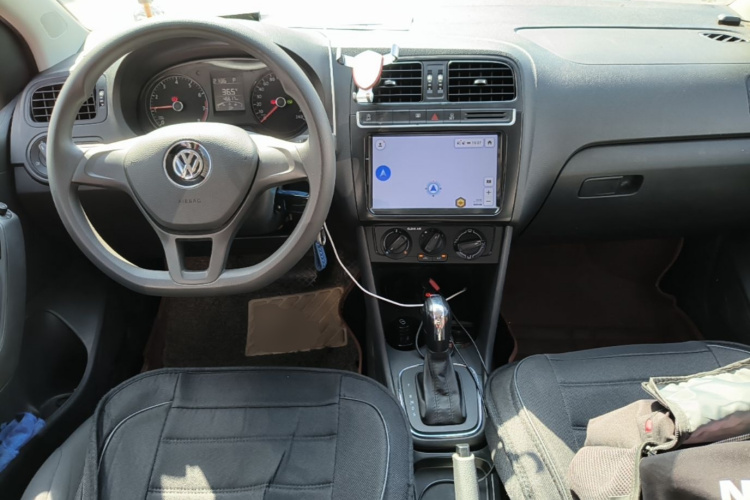 Volkswagen Polo 2018 car image #10