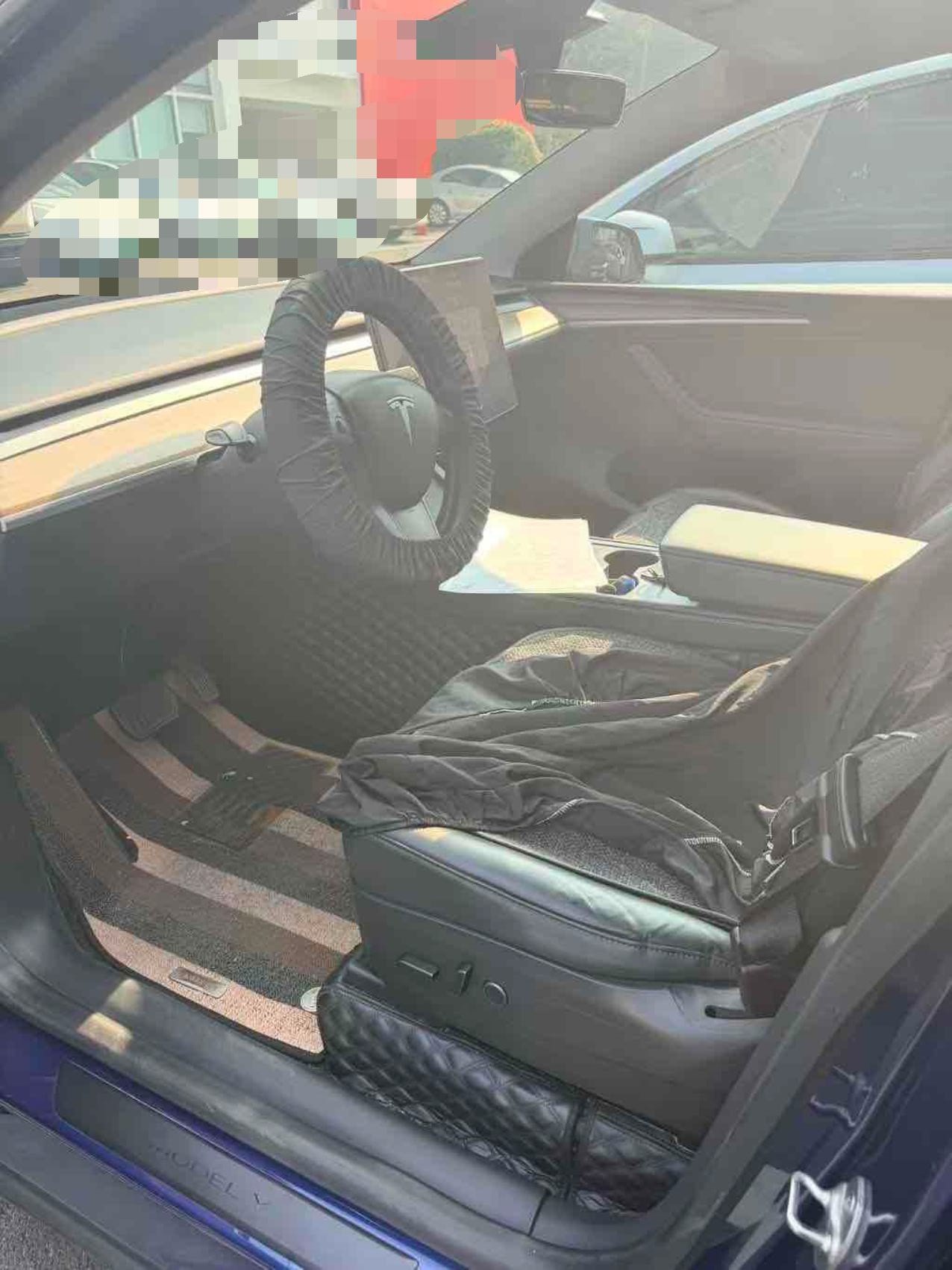 Tesla Model Y 2021 car image #2