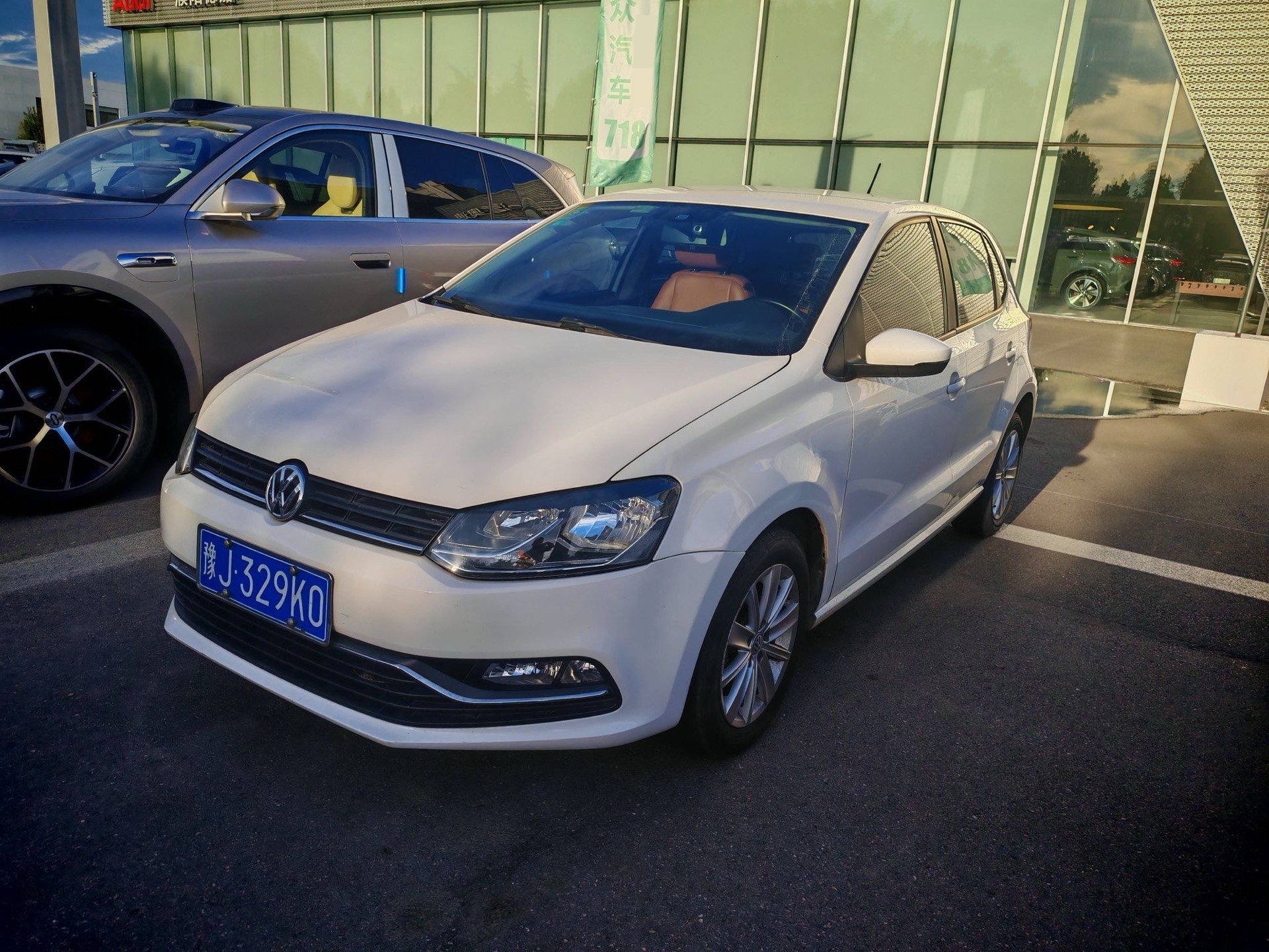 Volkswagen Polo 2016 car image 