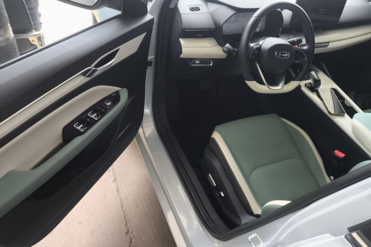 GEELY Emgrand L HiP 2022 изображение автомобиля #16