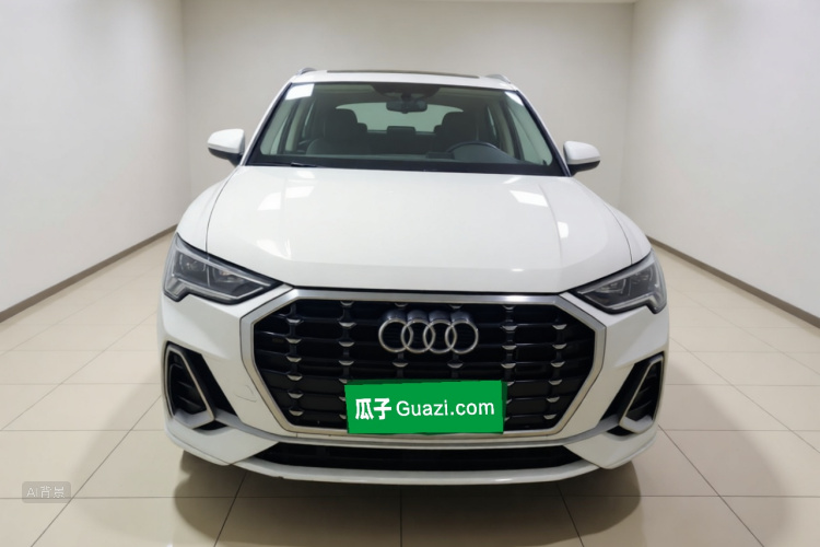 Audi Q3 2019 car image #3