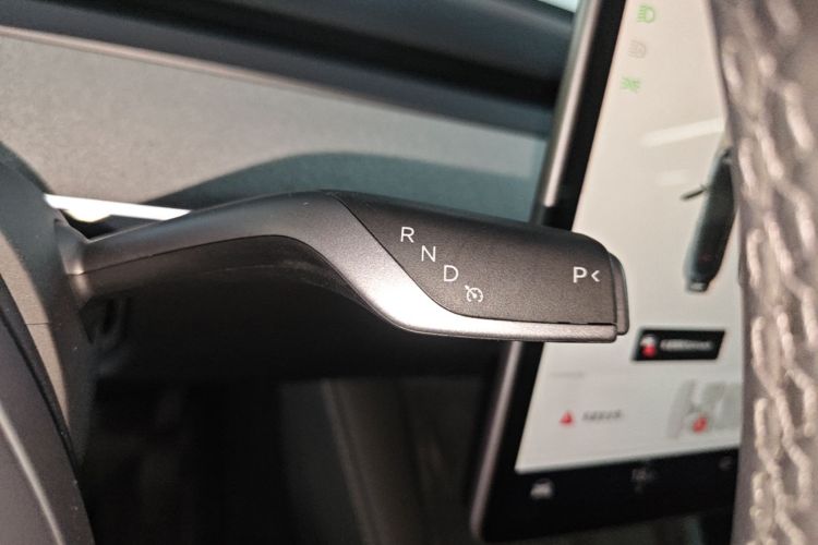 Tesla Model Y 2024 car image #14